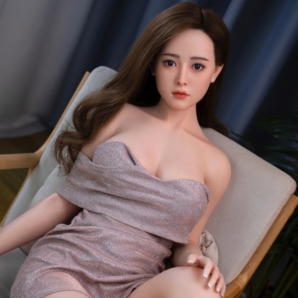 Búp bê tình yêu giống người thật