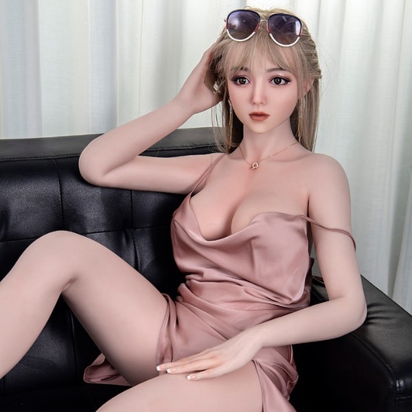 Búp bê tình yêu giá rẻ